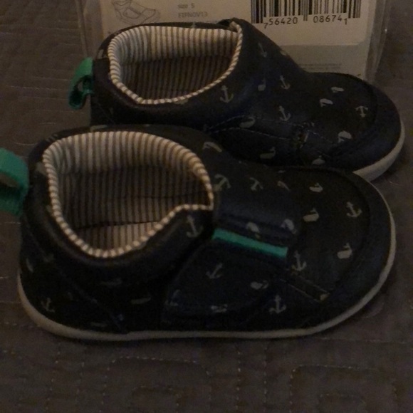 Carter’s every step walking shoe - Picture 3 of 4